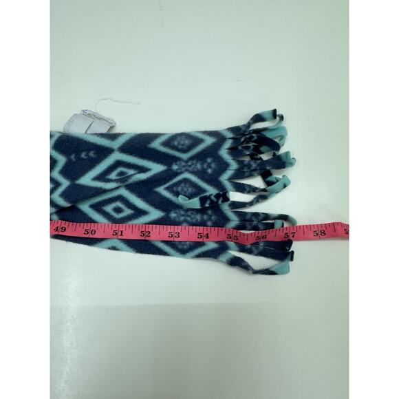 Old Navy Childrens Winter Hat Gloves Scarf Set Blue Fleece Aztec Size L-XL - Picture 13 of 14